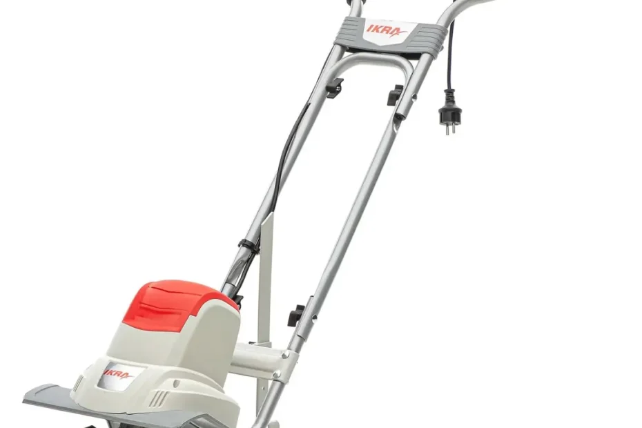 Bineuse électrique IKRA IEM 800 S grise et rouge, quatre étoiles de couteaux, roue de transport et guidon repliable, sur fond blanc