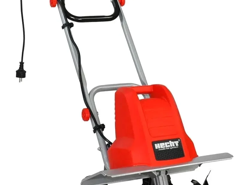 Motobineuse électrique Hecht 745 rouge et grise, six fraises et guidon haut, sur fond blanc