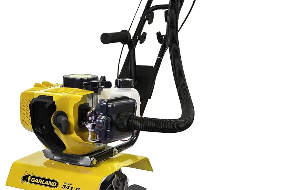 Mini motobineuse thermique Garland MULE 341 G jaune et noire, moteur 2 temps, fraises et guidon, sur fond blanc