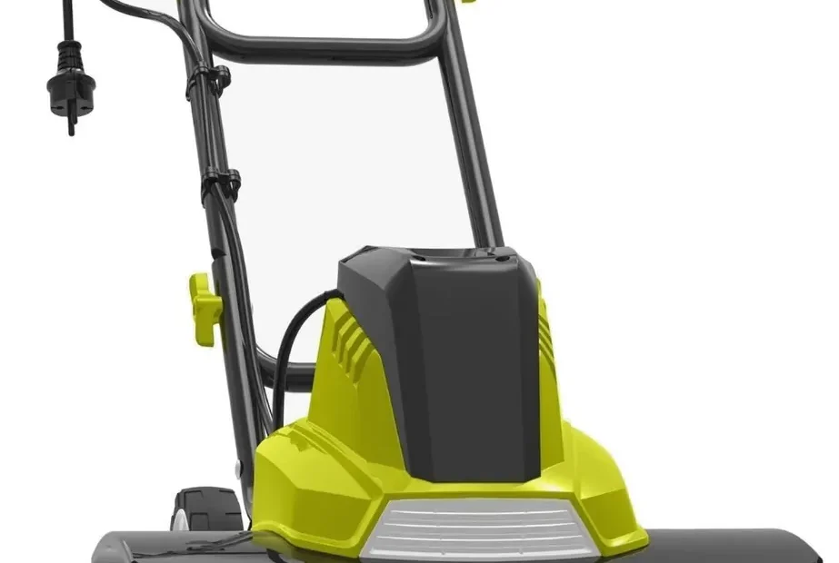 Motobineuse électrique Werka Pro 1 500 W verte et noire vue de face, six fraises, guidon à double poignée et câble, sur fond blanc